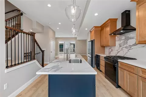 Kitchen - 3908 Edwards #B, Cincinnati, OH 45209 photo 3 of 5