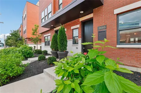 Exterior - 3908 Edwards #B, Cincinnati, OH 45209 photo 2 of 5