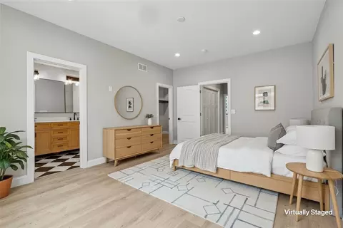 Bedroom - 3908 Edwards #B, Cincinnati, OH 45209 photo 2 of 5