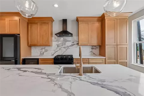 Kitchen - 3908 Edwards #B, Cincinnati, OH 45209 photo 5 of 5