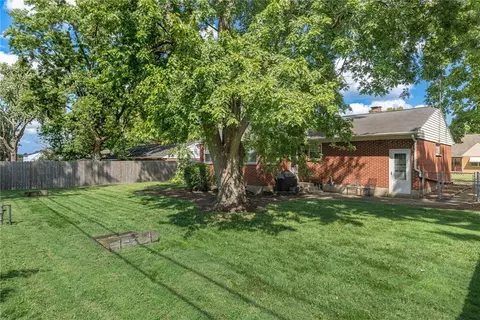 Exterior - 3903 Mengel Dr, Kettering, OH 45429 photo 3 of 6