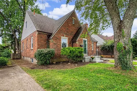 Exterior - 220 E Dorothy Ln, Kettering, OH 45419 photo 2 of 8