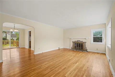 Living - 220 E Dorothy Ln, Kettering, OH 45419 photo 2 of 2