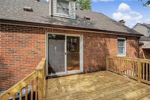 Exterior - 220 E Dorothy Ln, Kettering, OH 45419 photo 4 of 8