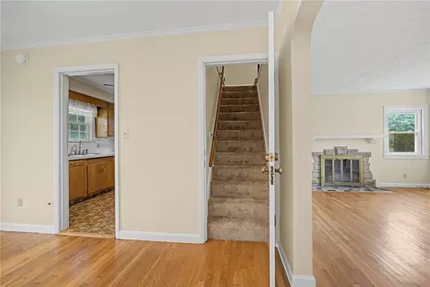 Entry Way - 220 E Dorothy Ln, Kettering, OH 45419 photo 2 of 2