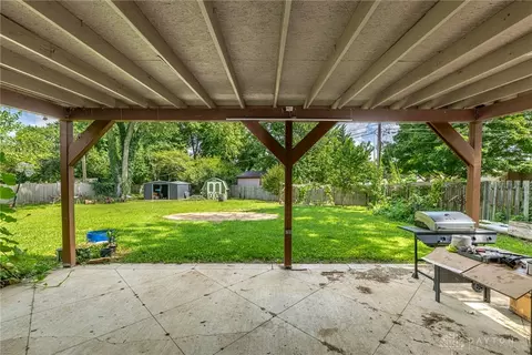 Exterior - 5314 Brainard Dr, Kettering, OH 45440 photo 3 of 8