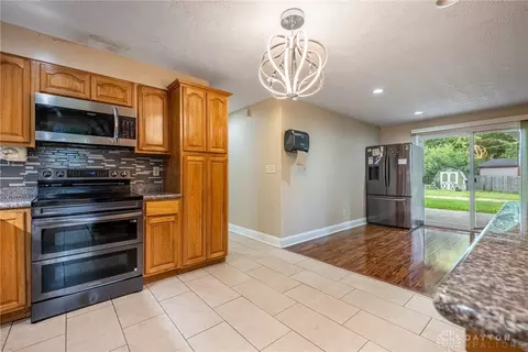 Kitchen - 5314 Brainard Dr, Kettering, OH 45440 photo 3 of 4