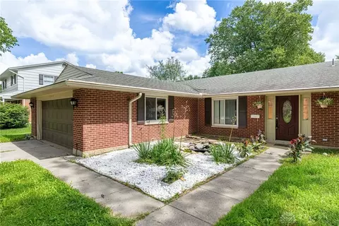 Exterior - 5314 Brainard Dr, Kettering, OH 45440 photo 6 of 8