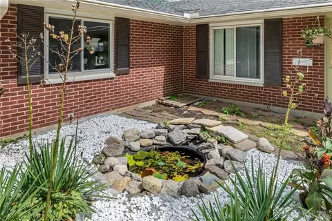 Exterior - 5314 Brainard Dr, Kettering, OH 45440 photo 2 of 8