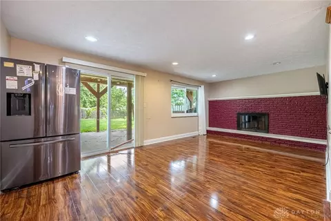 Living - 5314 Brainard Dr, Kettering, OH 45440 photo 6 of 7