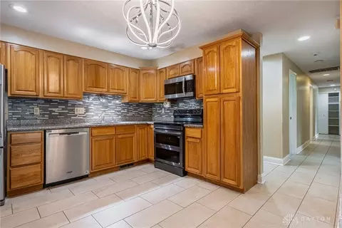 Kitchen - 5314 Brainard Dr, Kettering, OH 45440 photo 2 of 4
