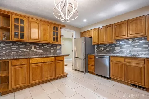 Kitchen - 5314 Brainard Dr, Kettering, OH 45440 photo 4 of 4