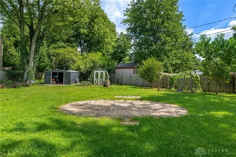 Exterior - 5314 Brainard Dr, Kettering, OH 45440 photo 4 of 8