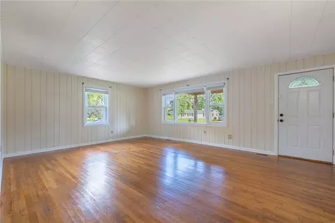 Living - 1895 Ryan Rd, Springboro, OH 45066 photo 1 of 4