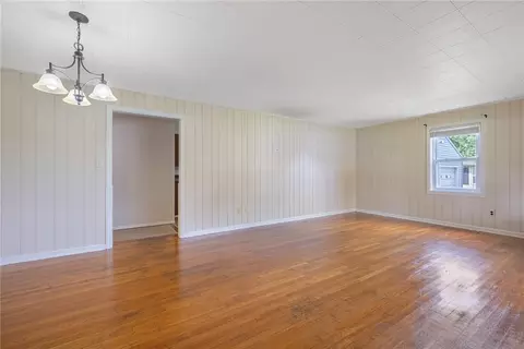 Living - 1895 Ryan Rd, Springboro, OH 45066 photo 3 of 4