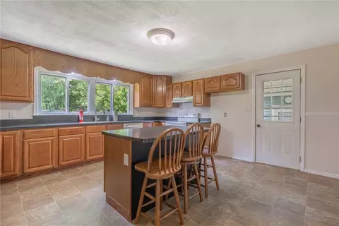 Kitchen - 1895 Ryan Rd, Springboro, OH 45066 photo 1 of 4