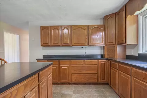 Kitchen - 1895 Ryan Rd, Springboro, OH 45066 photo 3 of 4