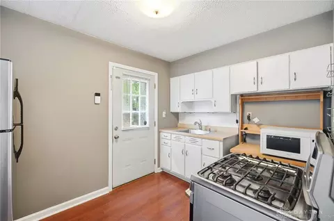Kitchen - 1027 N Burnett Rd, Springfield, OH 45503 photo 1 of 3