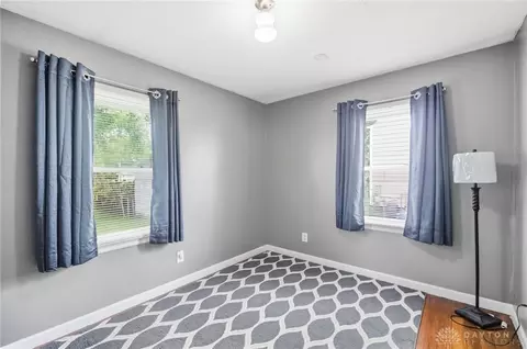 Bedroom - 1027 N Burnett Rd, Springfield, OH 45503 photo 3 of 6