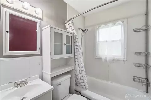 Bath - 1027 N Burnett Rd, Springfield, OH 45503 photo 1 of 2