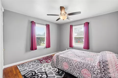 Bedroom - 1027 N Burnett Rd, Springfield, OH 45503 photo 1 of 6