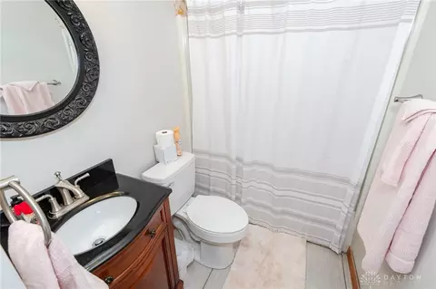 Bath - 164 Deer Trail Dr, Springboro, OH 45066 photo 2 of 10