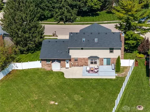 Exterior - 164 Deer Trail Dr, Springboro, OH 45066 photo 6 of 10