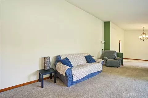 Living - 3730 Old Columbus Rd, Springfield, OH 45503 photo 4 of 11