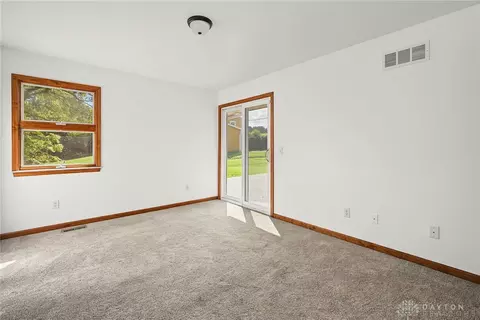 Bedroom - 3730 Old Columbus Rd, Springfield, OH 45503 photo 5 of 7