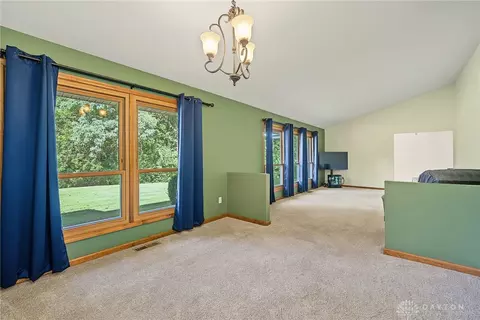 Living - 3730 Old Columbus Rd, Springfield, OH 45503 photo 7 of 11