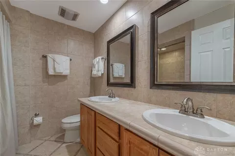 Bath - 974 Hyde Park Dr, Centerville, OH 45429 photo 3 of 5
