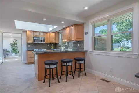 Kitchen - 974 Hyde Park Dr, Centerville, OH 45429 photo 2 of 6