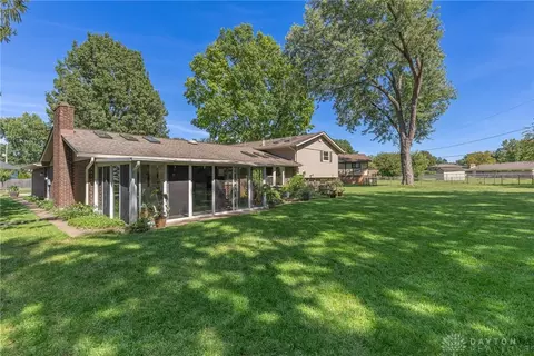 Exterior - 974 Hyde Park Dr, Centerville, OH 45429 photo 8 of 11