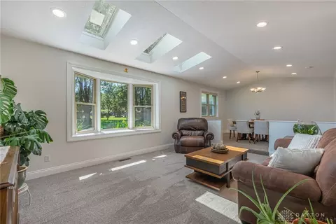 Living - 974 Hyde Park Dr, Centerville, OH 45429 photo 3 of 4