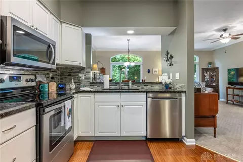 Kitchen - 8602 Timber Park Dr, Centerville, OH 45458 photo 4 of 5