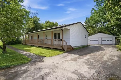 Exterior - 106 Central Ave, Blanchester, OH 45107 photo 4 of 18