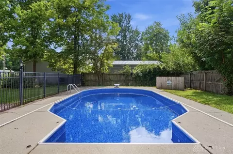 Exterior - 106 Central Ave, Blanchester, OH 45107 photo 14 of 18