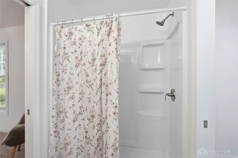 Bath - 106 Central Ave, Blanchester, OH 45107 photo 3 of 5