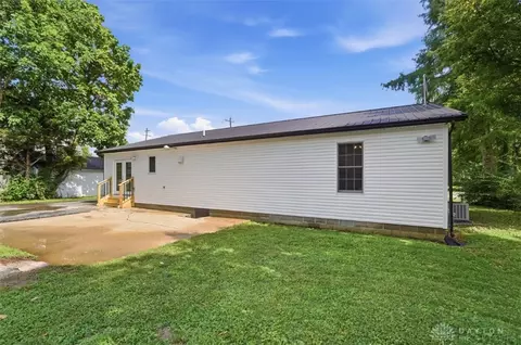 Exterior - 106 Central Ave, Blanchester, OH 45107 photo 10 of 18