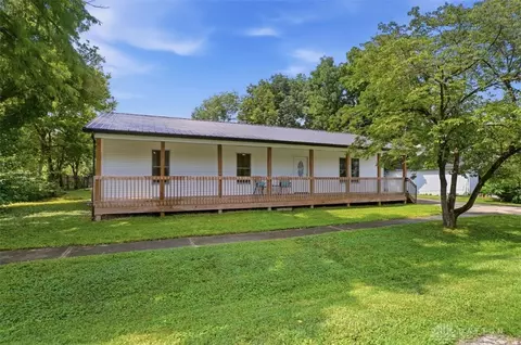 Exterior - 106 Central Ave, Blanchester, OH 45107 photo 5 of 18