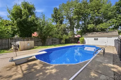 Exterior - 106 Central Ave, Blanchester, OH 45107 photo 16 of 18