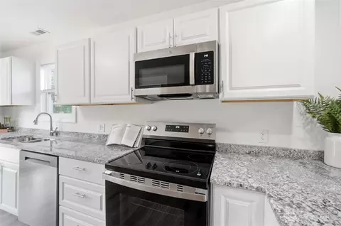 Kitchen - 106 Central Ave, Blanchester, OH 45107 photo 5 of 6