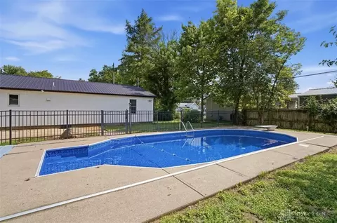 Exterior - 106 Central Ave, Blanchester, OH 45107 photo 15 of 18