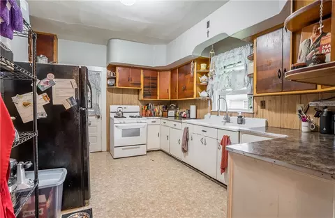 Kitchen - 1705 Hillside Ave, Springfield, OH 45503 photo 1 of 2
