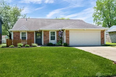 6214 Shull Rd, Huber Heights, OH 45424