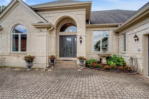 Exterior - 55 Pinehurst Pl, Springboro, OH 45066 photo 5 of 15