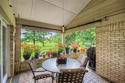 Exterior - 55 Pinehurst Pl, Springboro, OH 45066 photo 6 of 15