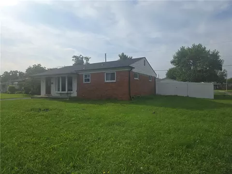 Exterior - 2404 Danube Ct, Kettering, OH 45420 photo 4 of 11