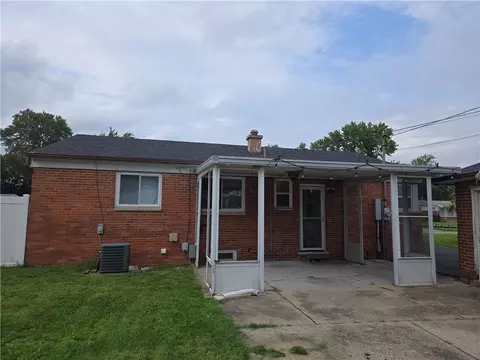 Exterior - 2404 Danube Ct, Kettering, OH 45420 photo 5 of 11