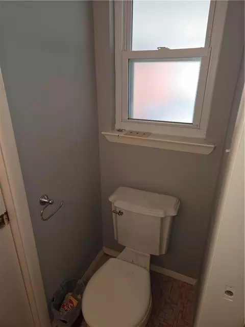 Bath - 2404 Danube Ct, Kettering, OH 45420 photo 1 of 4